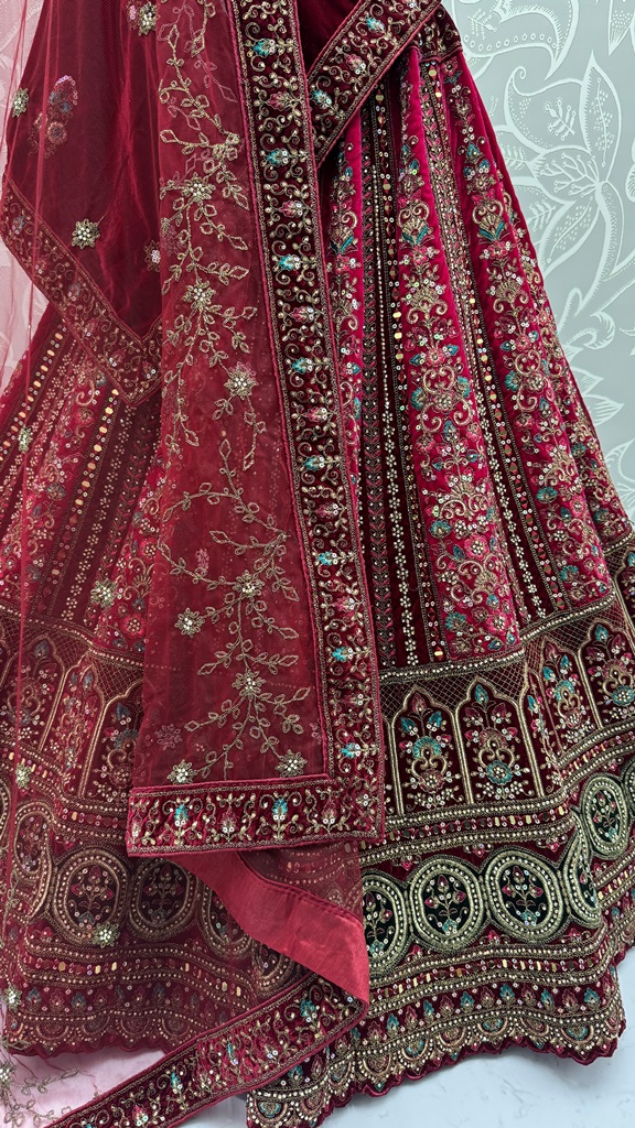 Very-Well Detailed Hand Mirror Crafted with Various Embroidery and Doubke dupatta combine Bridal Lehenga Chol